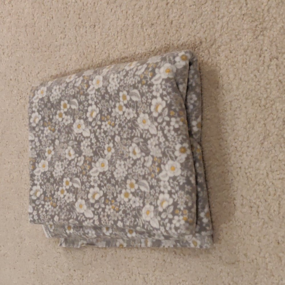 Piece Of Fleece Fabric Floral Gray Yellow & White Y2K Cottage Core Vintage Count